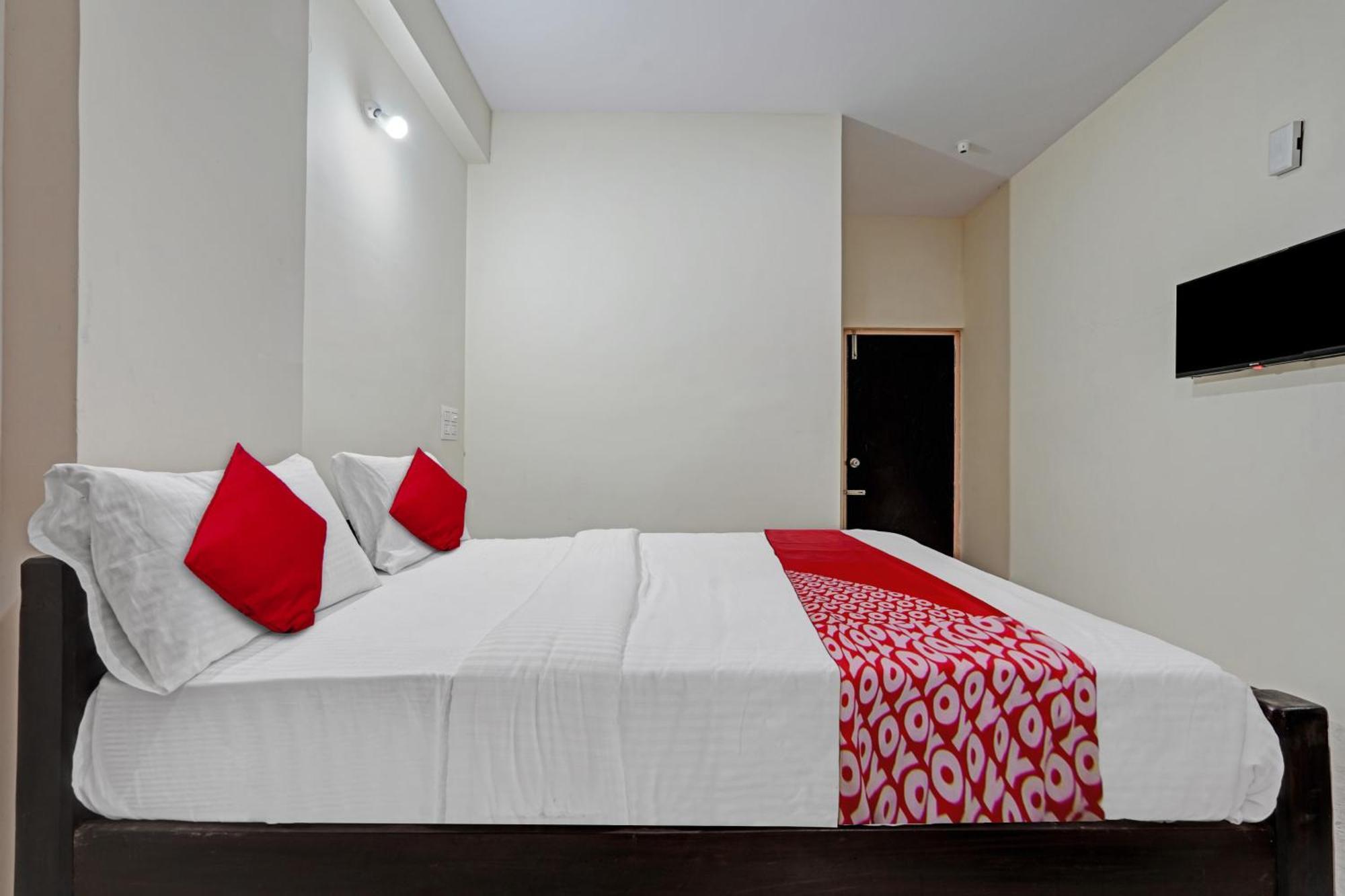 Hotel O Sri Chowdeshwari Boarding And Lodging Tavarikere Eksteriør bilde
